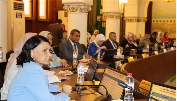 مجلس الدراسات العليا والبحوث بجامعة الإسكندرية يناقش التحول إلى جامعة ذكية