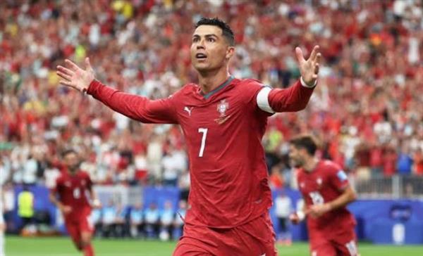 رونالدو يكتب التاريخ.. الدون ينفرد بعرش هدافي البرتغال في كأس العالم