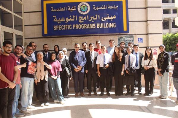 جامعة المنصورة تنظم جولة للوفد الصيني لاستعراض نماذج الابتكار والتحول الرقمي