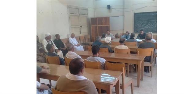 محافظ أسيوط: تكثيف الندوات الإرشادية للتوعية بالمكافحة المتكاملة لدودة الحشد الخريفية