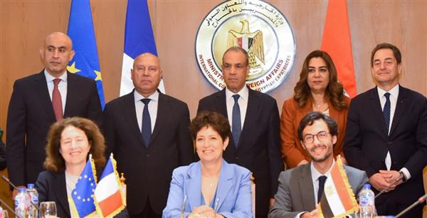 الخارجية تستضيف مراسم توقيع اتفاقيات تعاون بين عدد من الوزارات والهيئات والوكالة الفرنسية للتنمية
