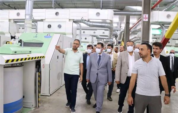محافظ دمياط يجرى زيارة تفقدية للشركة التركية " DNM " للغزل والنسيج