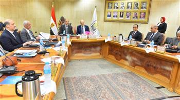   محافظ أسيوط يشارك اجتماع مجلس الجامعة ويؤكد دورها المحوري في دعم جهود التنمية