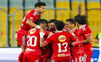 الأهلي يدرس تخفيض عقود النجوم لإنهاء أزمة غرفة الملابس