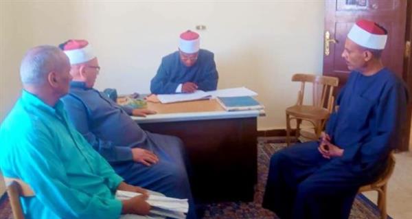 جولات تفقدية مفاجئة لمدير عام أوقاف الوادي الجديد لمتابعة سير العمل بإدارتي المنيرة وبولاق