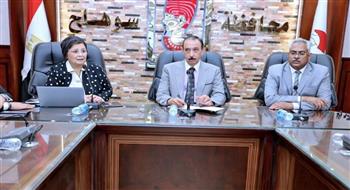   محافظ سوهاج ونائب وزير الصحة يترأسان المجلس الإقليمي للسكان