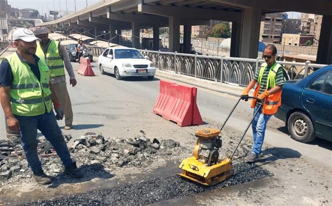 محافظ الجيزة يتابع أعمال صيانة ورفع كفاءة ورصف كوبري أرض اللواء 