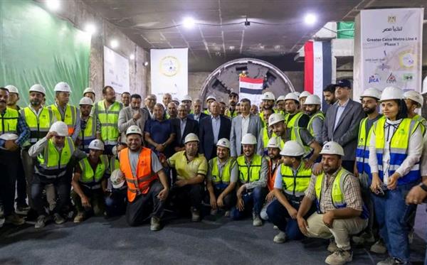 وزير النقل يشهد خروج ماكينة الحفر الثانية بمحطة المساحة في إنجاز جديد للخط الرابع للمترو