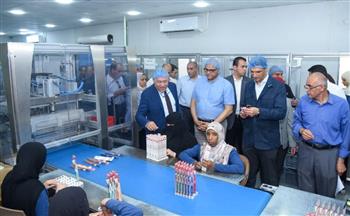   وزير الصناعة ومحافظ الإسكندرية يتفقدان مجمعي مرغم للصناعات البلاستيكية بالعامرية