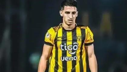 ليبرتاد الباراجوياني يخطف هدف الأهلي في الميركاتو الصيفي