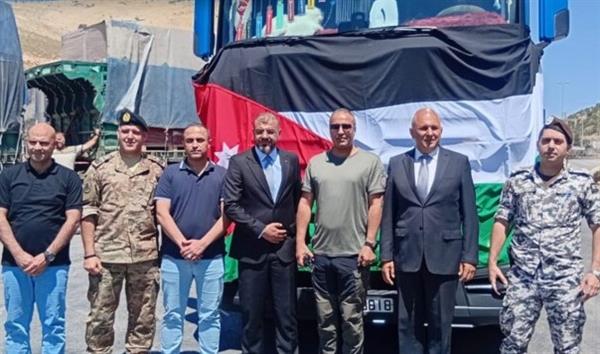 وصول الدفعة الثامنة من المساعدات الأردنية إلى لبنان عبر معبر المصنع