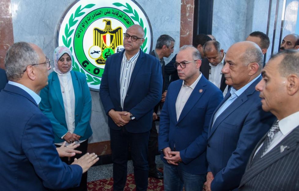 محافظ الإسكندرية : الموانئ تمثل ركيزة أساسية لدعم الاقتصاد الوطني وزيادة تنافسية مصر
