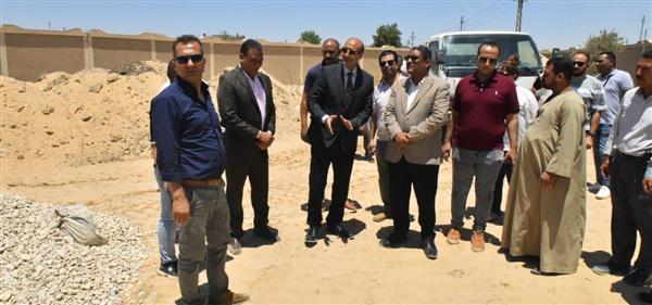 محافظ أسيوط يتابع إنشاء مأوى للكلاب الضالة