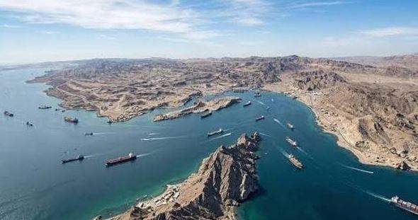 إيران تتمسك بحقها في السيطرة على الملاحة بـ مضيق هرمز