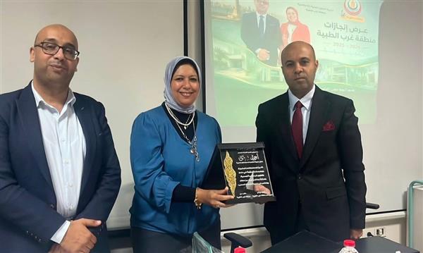 وكيل الصحة بالإسكندرية يشهد عرض مؤشرات الأداء والإنجازات بمنطقة غرب الطبية