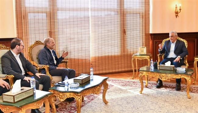 وزير الدولة للإنتاج الحربي يبحث سبل تعزيز الشراكة الإستراتيجية مع "إس سي جونسون" الأمريكية