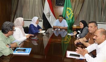 محافظ القليوبية يعقد اجتماعًا تنسيقيًا مع مسؤولي المقاولون العرب لمتابعة موقف مشروعات الرصف