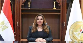   وزيرة التنمية تتابع آثار غرق صندل ببحيرة ناصر