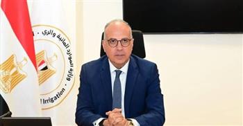   الري: سحب 9 عينات من المياه بمكان غرق أحد الصنادل بميناء السد العالي