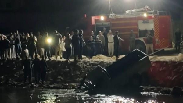 انتشال جثمان سائق وسيارة ربع نقل من ترعة المريوطية بشبرامنت
