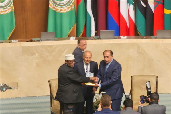 السفير الصومالي بالقاهرة يكرم أحمد أبو الغيط وحسام زكي