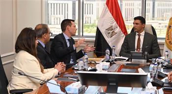   وزير الصناعة يبحث مع "شنايدر إلكتريك" خطط الشركة للتوسع في السوق المصري 