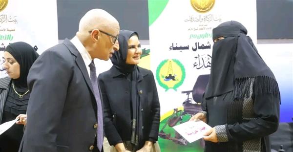 محافظ شمال سيناء يشهد توزيع مساعدات إنسانية وتجهيزات عرائس للأسر الأولى بالرعاية