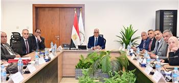   وزير الري يبحث موقف إيراد نهر النيل واجراءات تشغيل السد العالي