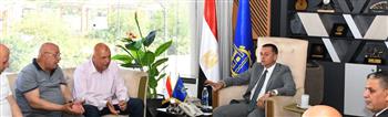   محافظ أسوان ونائب وزير الإسكان يبحثان تسريع مشروعات المياه والصرف وحل "النقاط الساخنة"