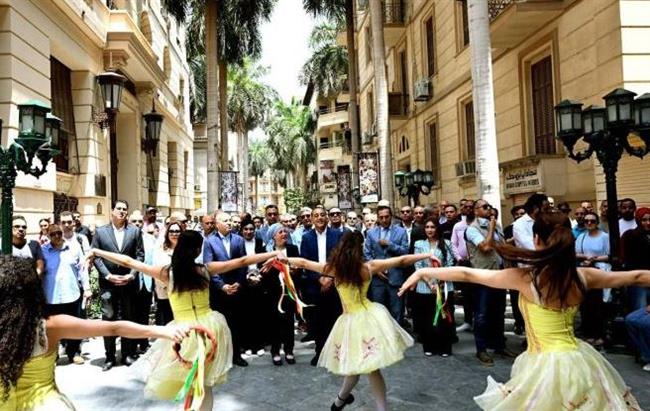 عروض تراثية وموسيقية تضيء "شارع الفن" بوسط البلد غدًا
