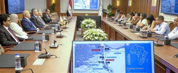 بـ 16 مليون دولار.. رئيس اقتصادية قناة السويس يضع حجر أساس «نايل فيرو ألويز» الهندي للسبائك المعدنية