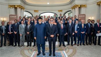 هيثم وماكرون يشهدان توقيع عدد من الاتفاقيّات ومذكّرات التّفاهم خلال مُنتدى رجال الأعمال بباريس