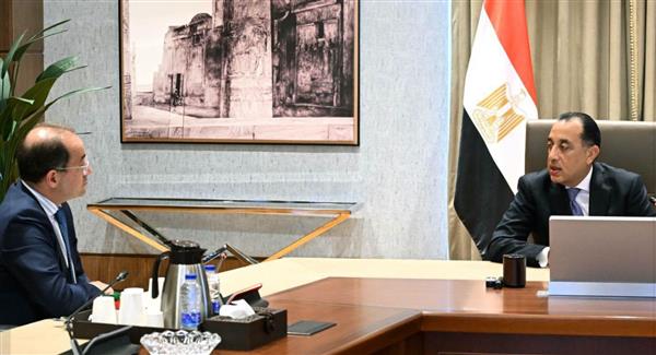 رئيس الوزراء يتابع مع وزير المالية عددًا من ملفات العمل