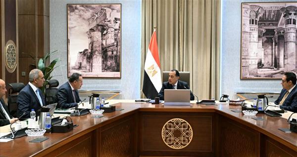 رئيس الوزراء يستعرض مخطط تطوير مستشفيات "قصر العيني"