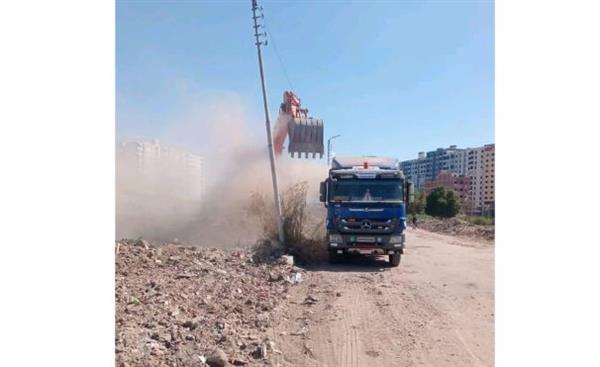 محافظ الدقهلية يتابع استمرار حملة رفع المخلفات الصلبة بالمحاور الرئيسية لمدينة المنصورة