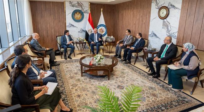 وزير البترول  يبحث مع رئيس دانة غاز الإماراتية خطط التوسع في الاستثمارات