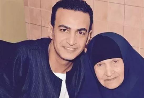 وفاة والدة المطرب سمسم شهاب.. تفاصيل اللحظات الأخيرة ورسالة مؤثرة