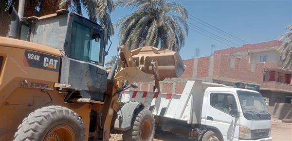 محافظ أسيوط: مواصلة رفع المخلفات والقمامة خلال حملات نظافة بمركز أبنوب