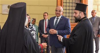   محافظ الإسكندرية وبابا الروم الأرثوذكس يتفقدان مدرسة أفيروف التاريخية
