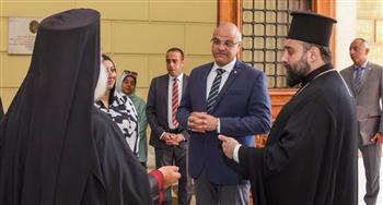 محافظ الإسكندرية وبابا الروم الأرثوذكس يتفقدان مدرسة أفيروف التاريخية
