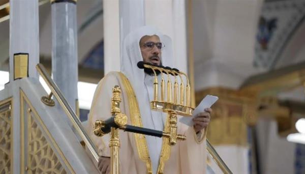 خطيب المسجد النبوي يحذر الحجاج العائدين من عدة أمور