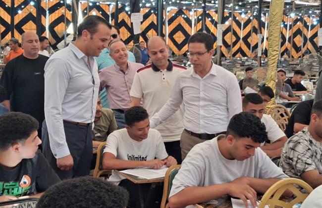 رئيس جامعة بنها يتفقد سير الامتحانات بكلية علوم الرياضة