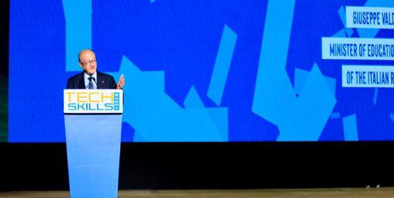 وزير التعليم الإيطالي: التقنيات الناشئة والمهارات الرقمية تقود المستقبل