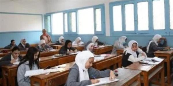 وزارة التعليم: متابعة امتحانات الدبلومات الفنية ورصد أى محاولات غش