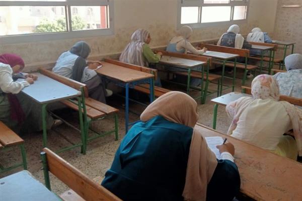 تعليم الغربية.. انتظام امتحانات الفصل الدراسي الثاني للشهادة «الإعدادية» العامة والمهنية