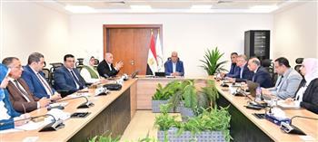 وزير الري يتابع تنفيذ المشروع القومي لتأهيل المنشآت المائية بالإحلال والتجديد