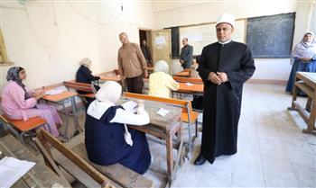   رئيس المعاهد الأزهرية يتفقد لجان الثانوية بالغربية ويزور الطلاب المرضى بمركز أورام طنطا