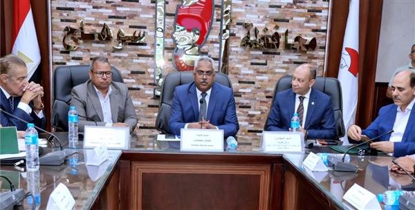 نائب محافظ سوهاج يترأس اجتماعًا مع "مودرن جاس"