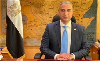 محافظ الجيزة: صرف 10 آلاف جنيه إعانة لـ60 أسرة متضررة بعقاري كفر طهرمس