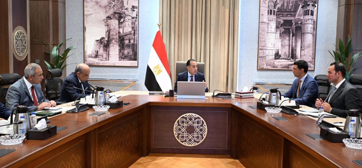 رئيس الوزراء يتابع مبادرة التوسع في الطاقة الشمسية